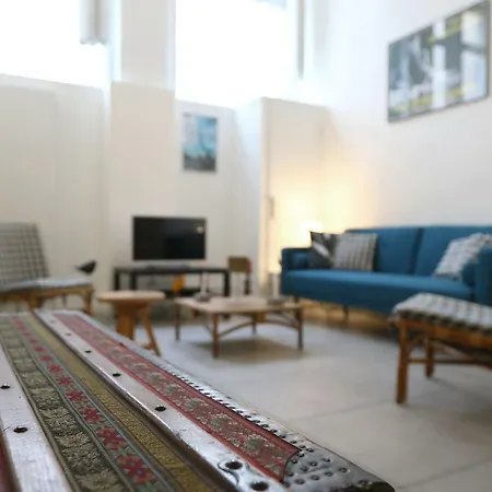 Luckey Homes - Place Voltaire